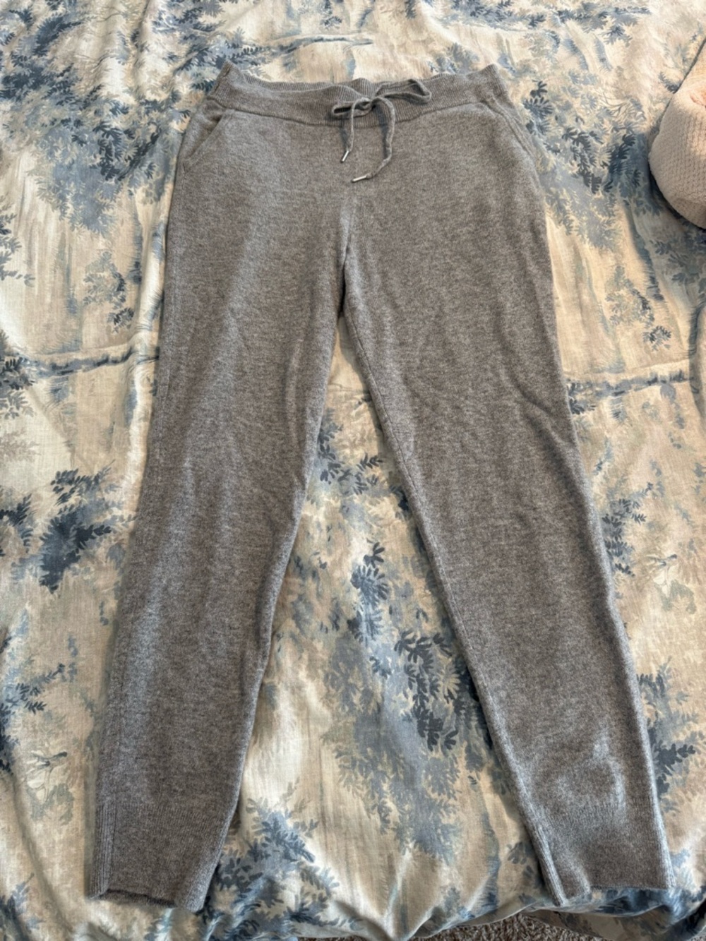 Quince Cashmere Sweatpants EUC.